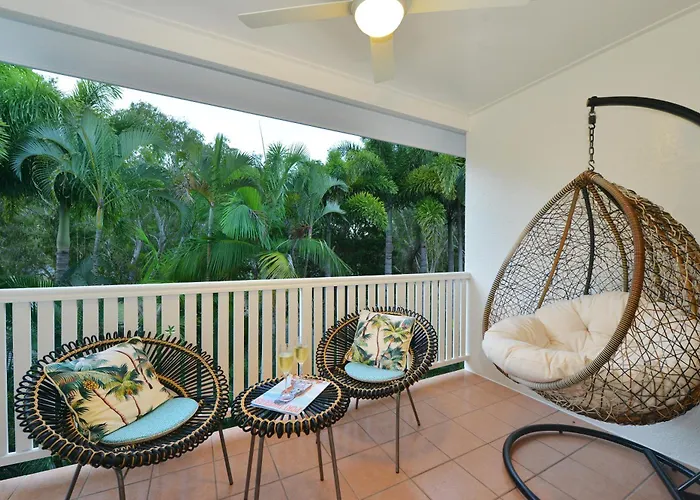 Palm Views At Coral Apartments