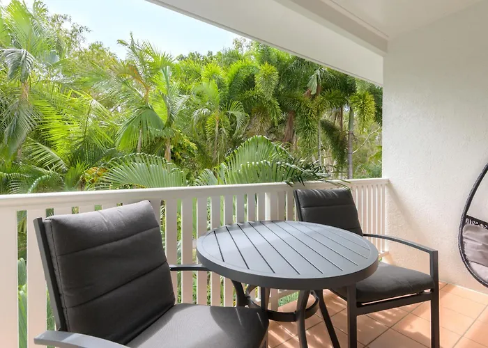 Palm Views At Coral Apartments